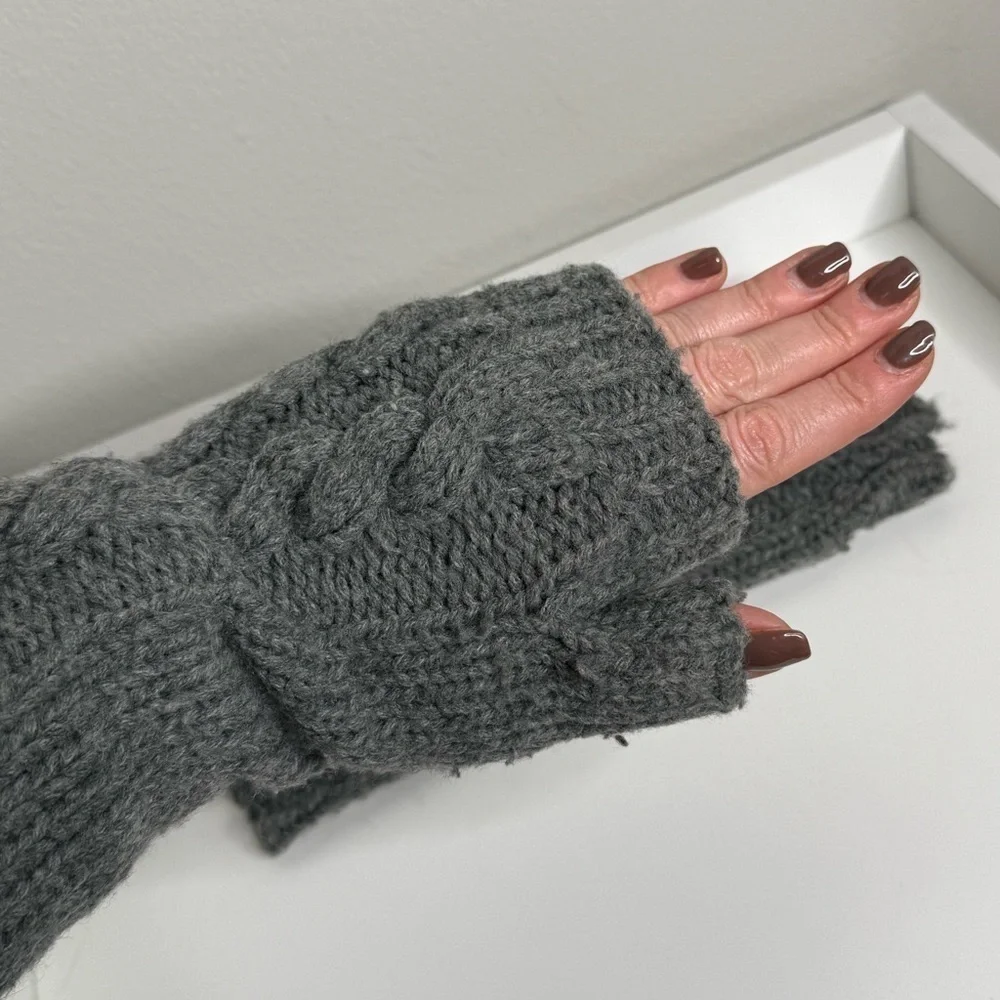 Marmot Knit Fingerless Gloves in Gray